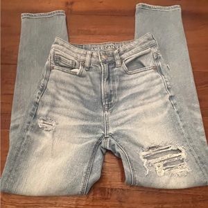 American Eagle Mom Straight Stretch Distressed Jeans Size 00
